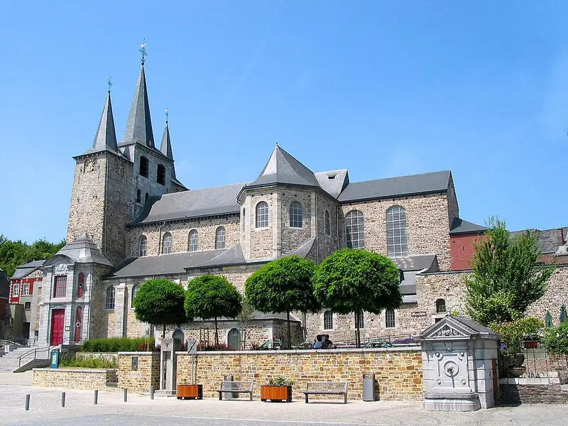 Amay (Belgique), la collégiale Saint-George et Sainte-Ode (1089)