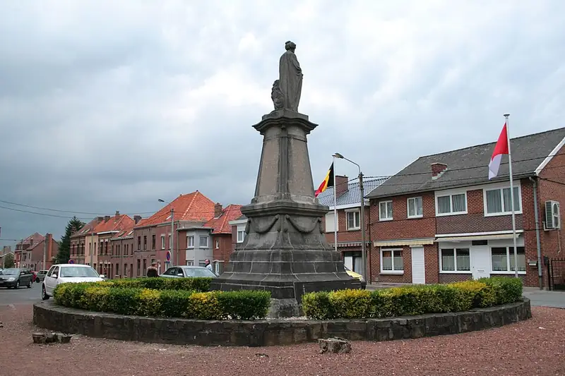 Blandain (Belgique) - Place de Blandain - Le monument aux morts