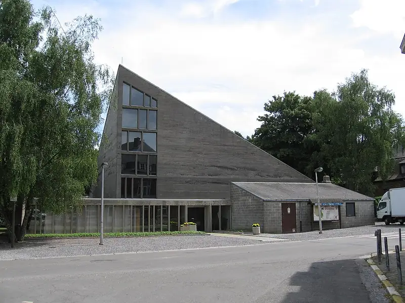 Eglise Saint-Roch, à Bois-de-Villers (Belgique). Architecte: Roger Bastin