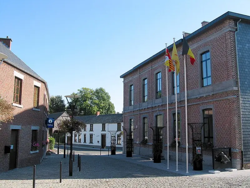 Burdinne (Belgique), la maison communale