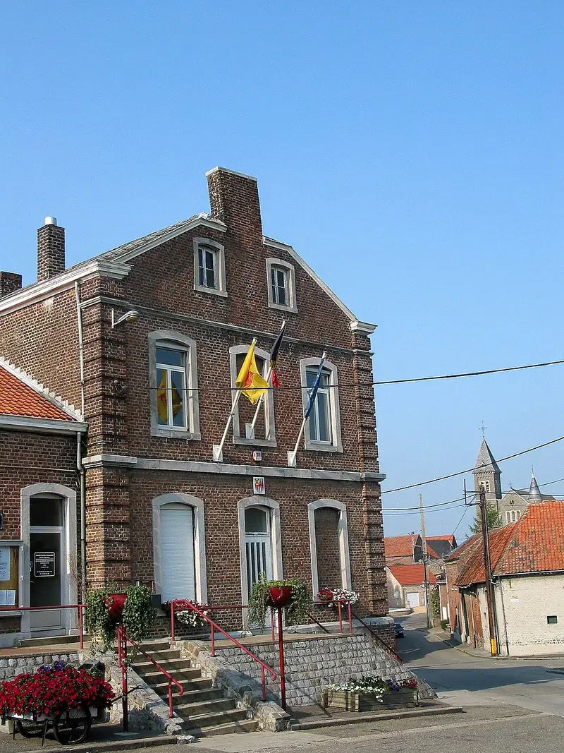 Crisnée (Belgique), la maison communale