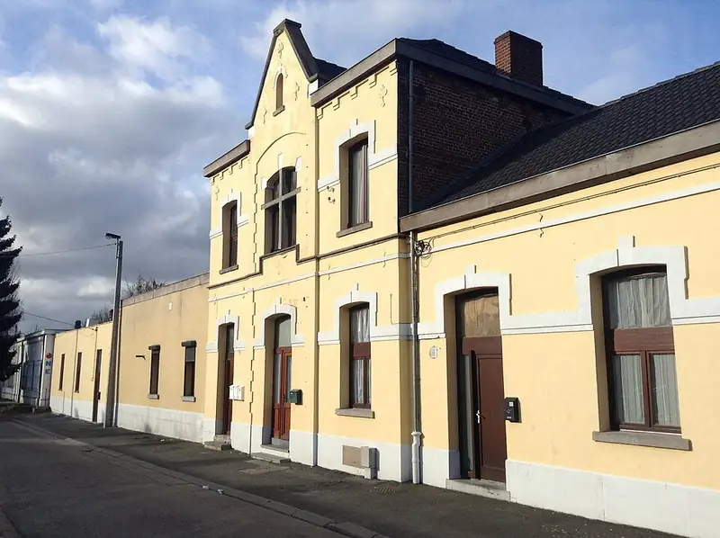La gare de Flénu-Produits (Belgique wallonne) était située sur la ligne 98 qui reliait Mons à Quiévrain via Cuesmes, Pâturages,…