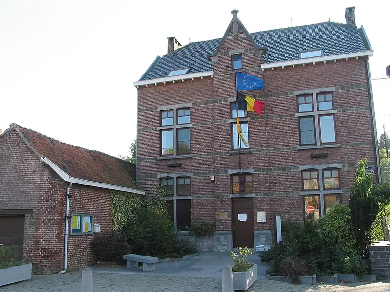 Geer (Belgique), la maison communale