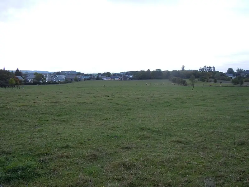 Le village belge de Hondelange vu du sud-est