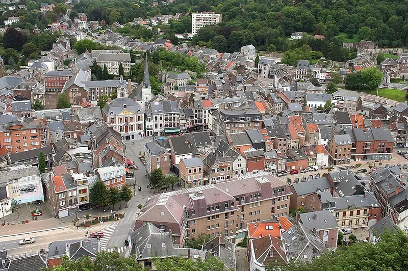 Huy (Belgique), la Grand'Place vue du fort