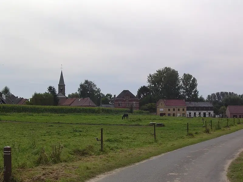 vue sur Ladeuze à partir de la Petite Drève