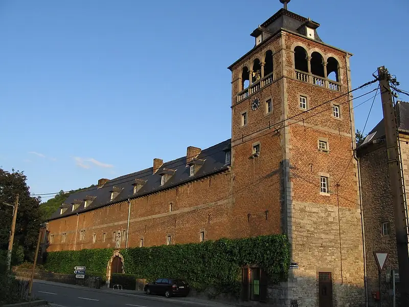 Batiment principal de l'abbaye prémontrée Notre-Dame de Leffe, à Leffe, Dinant (Belgique)