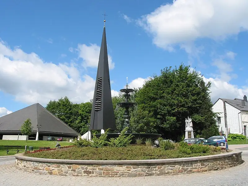 Libramont (Belgique), l’église du Sacré-Coeur (1975)