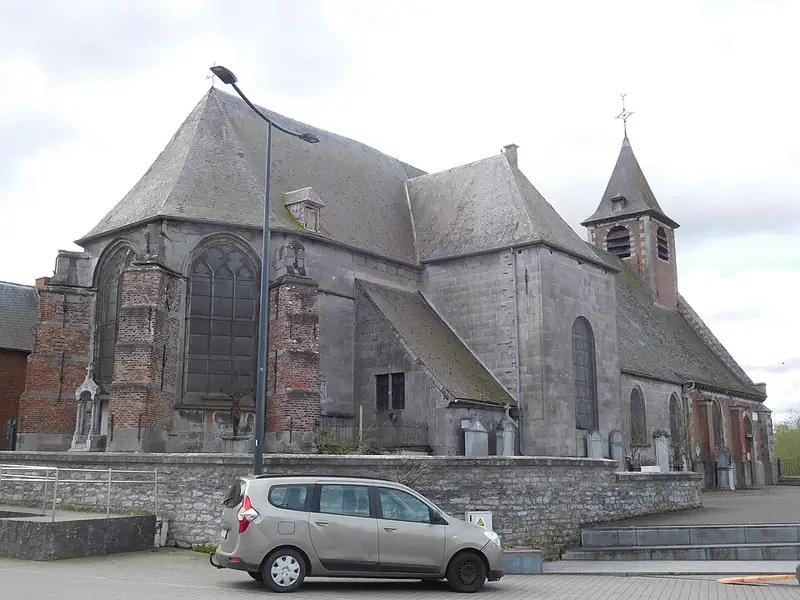 L'église Saint-Géry se rouve au centre du village. Elle fait partie de l'association des 'eglises ouvertes' (Belgium)