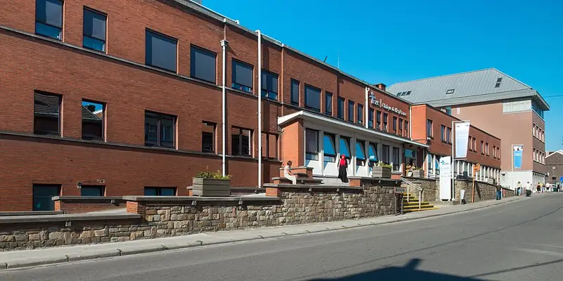 Entrée principale de la Clinique de l'Espérance (Montegnée) en 2016