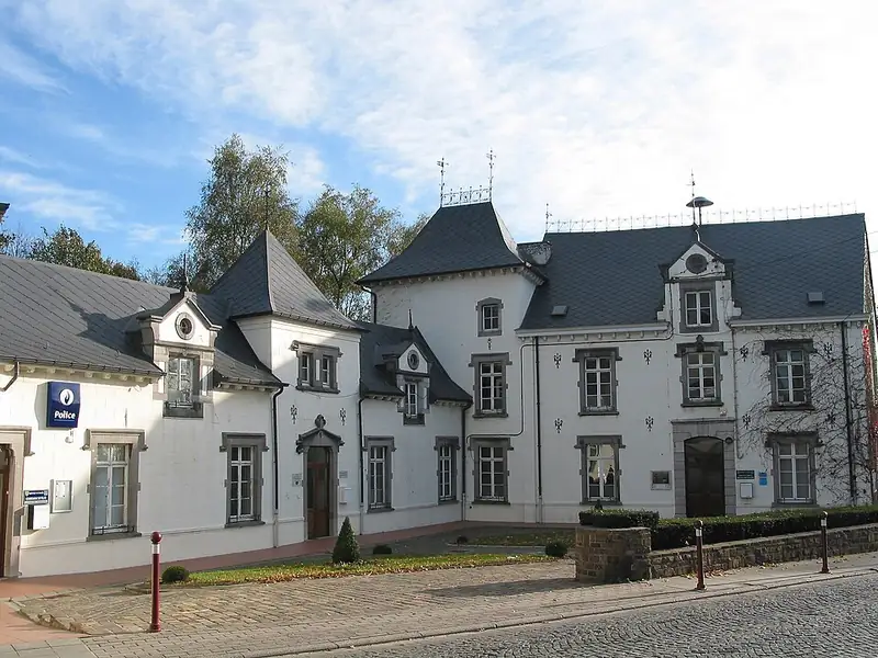 Montigny-le-Tilleul (Belgique), l'hôtel de ville (ancien château Wilmet)