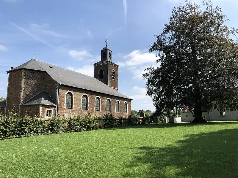 L'église Sainte-Waudru vue depuis l’ancienne cure
