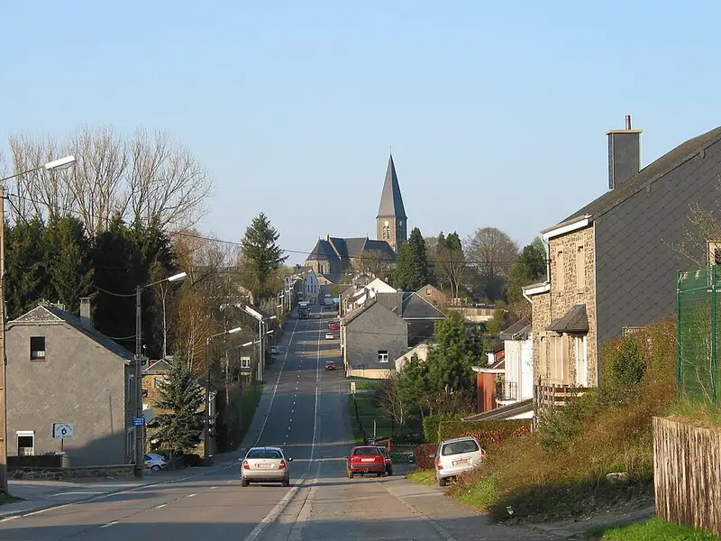 Paliseul (Belgique), la rue de Bouillon