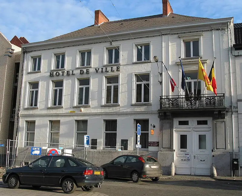 Péruwelz (Belgique), l'hôtel de ville