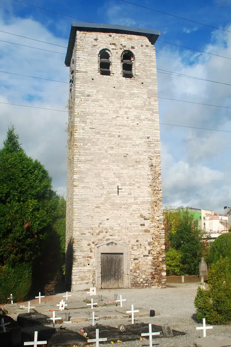 Belgique - Hainaut - Aiseau-Presles - Pont-de-Loup - Tour romane