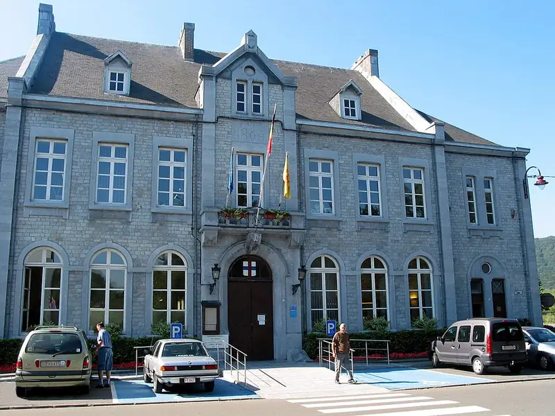 Profondeville (Belgique), la maison communale (1864)