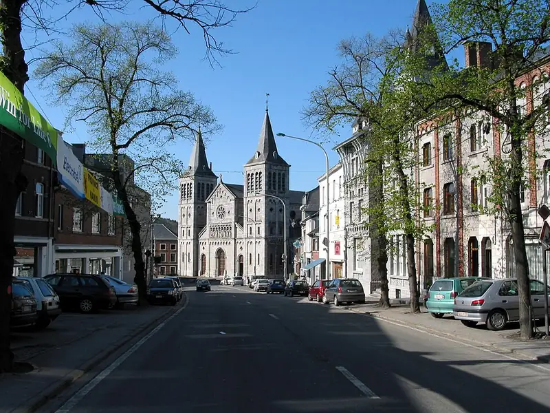 Rochefort (Belgique), l'église de la visitation de la Sainte-Vierge (1871-1873)