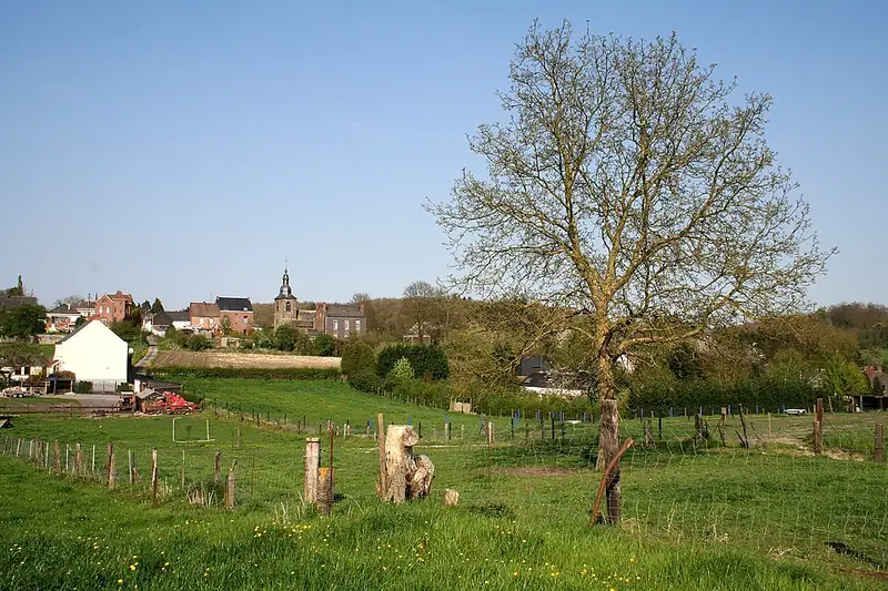 Saint-Denis (Mons) (Belgique), le village au printemps