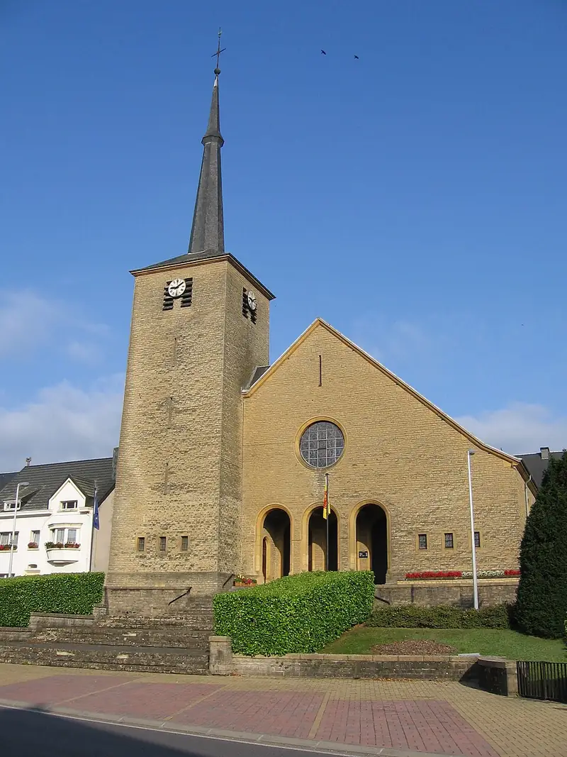 Nouvelle église de Saint-Léger, construite après la dernière guerre mondiale