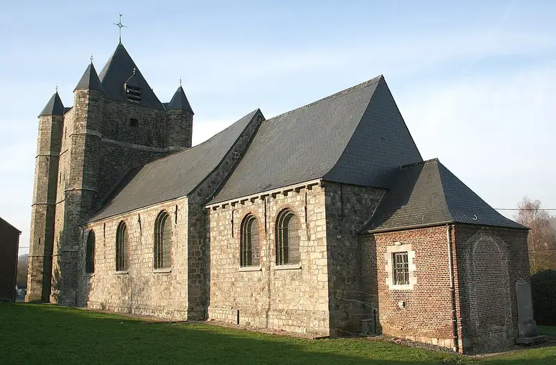 Saint-Vaast (Belgique), l'église Saint-Vaast (XIII-XVIIIe siècles)