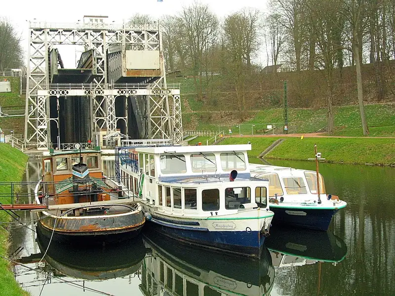 Strépy-Bracquegnies (Belgique), l'ascenseur hydraulique à bateaux numéro 3