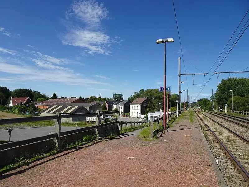 Quais de la gare de Tilly