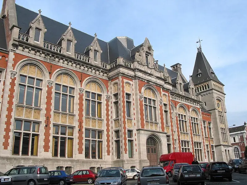 Verviers (Belgique), le palais de justice (1830/1853 - Architectes: Dumont (bâtiment principal)/Remouchamps (aile - 1896)