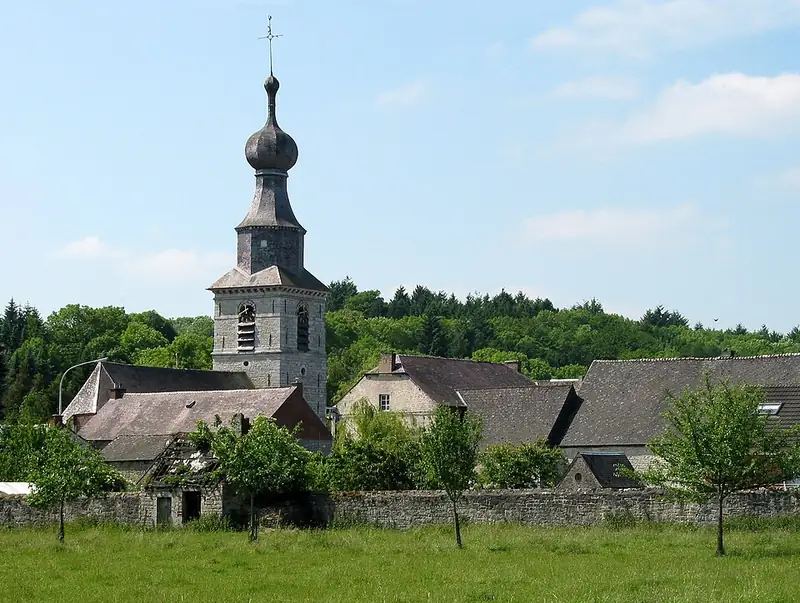 Virelles (Belgique), le quartier de l'église Saint-Martin
