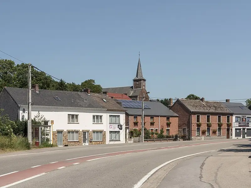Vitrival, église Saint Pierre dans la rue