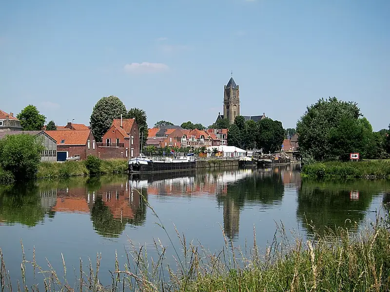 Warneton en Belgique, vu depuis la rive française