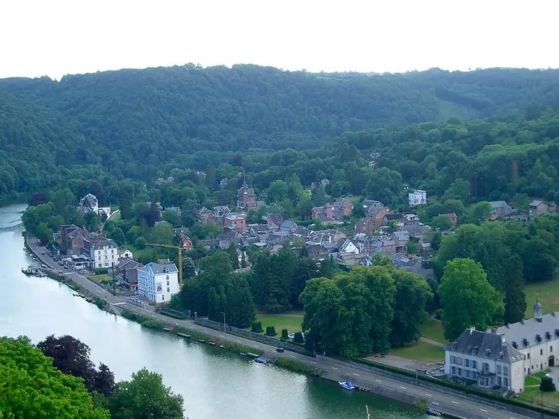 Le village de Waulsort vu depuis le point de vue